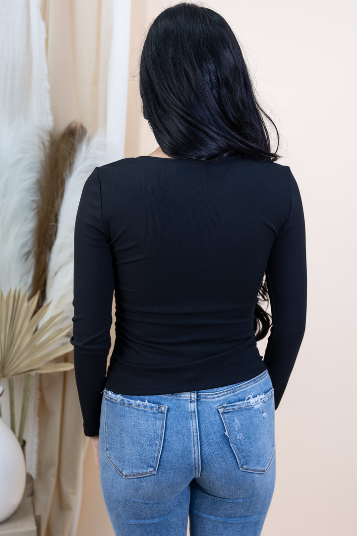 "Chic Contour" Top (Black)