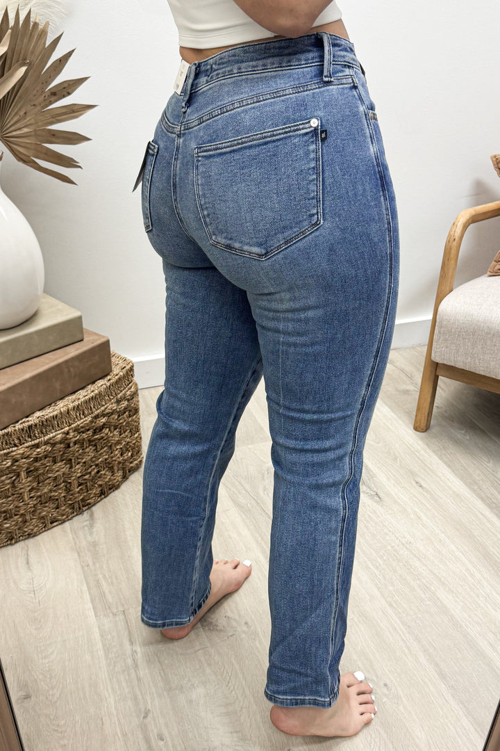 Clarissa Slim Straight Jeans (Rigid Magic)