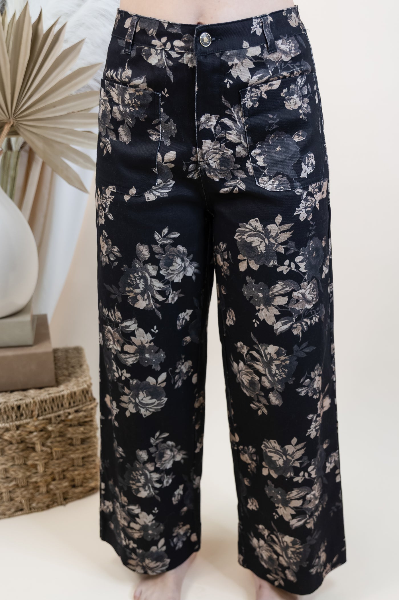 "Floral Focus" Pants (Black)