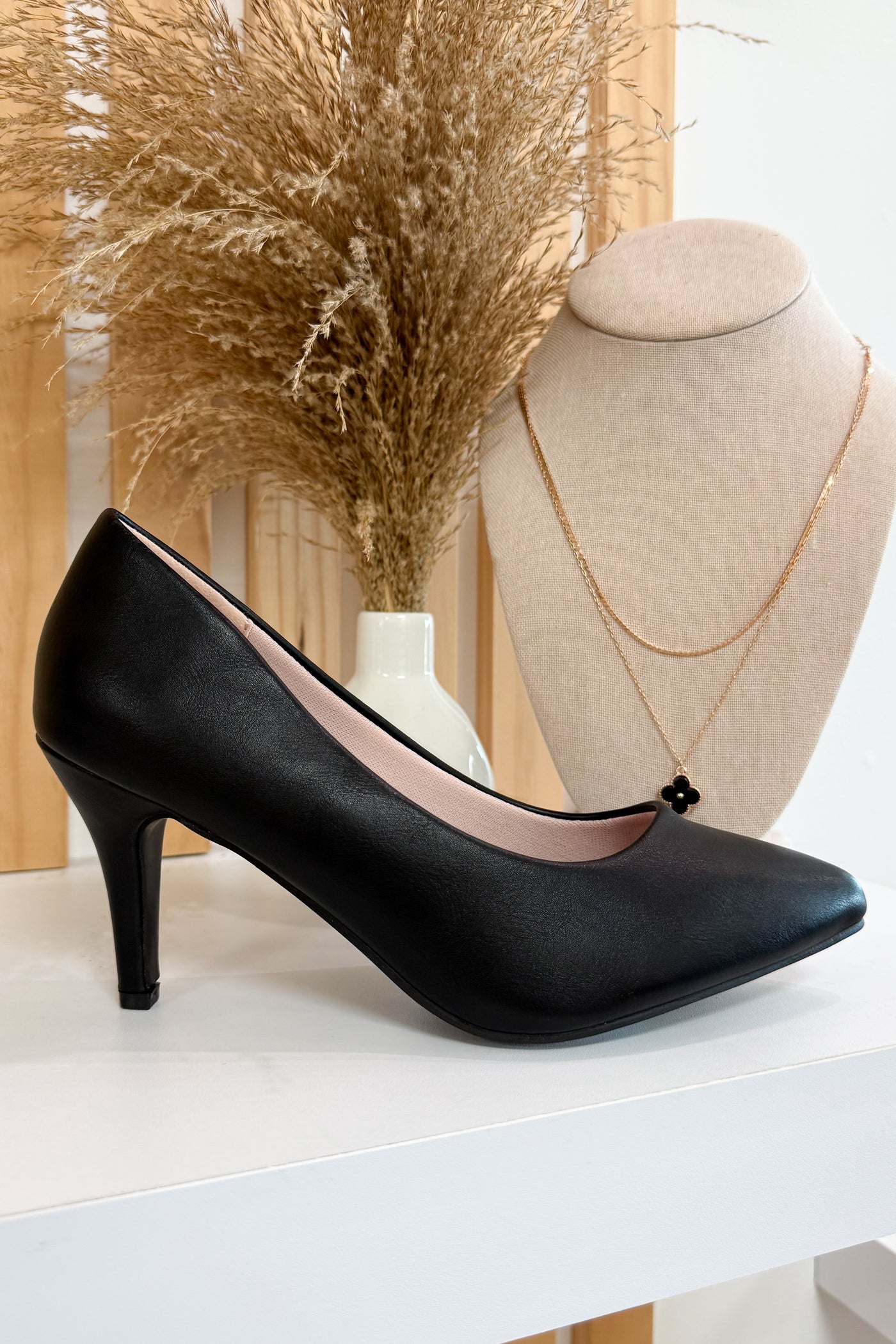 Tina Pumps (Black)
