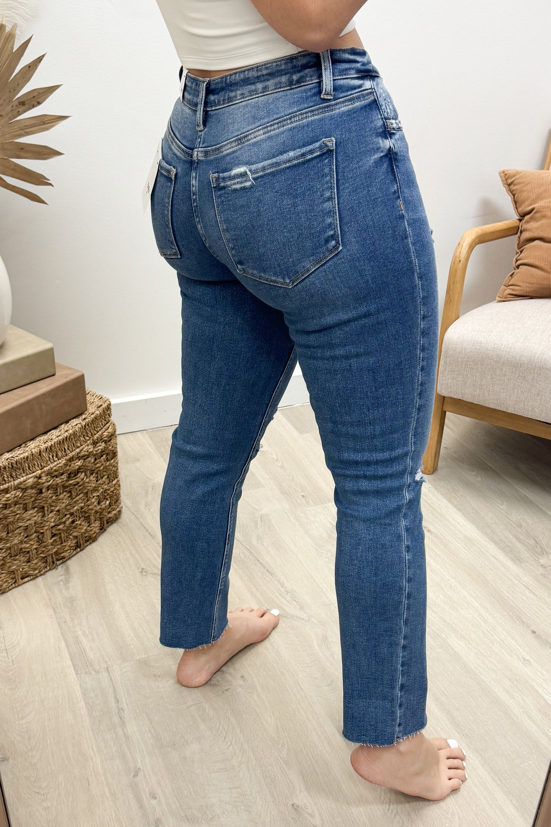 Linda Cropped Slim Straight Jeans