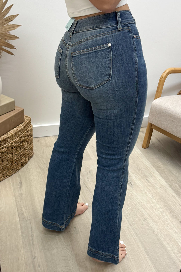 Sloane Petite Flare Jeans (Tummy Control)