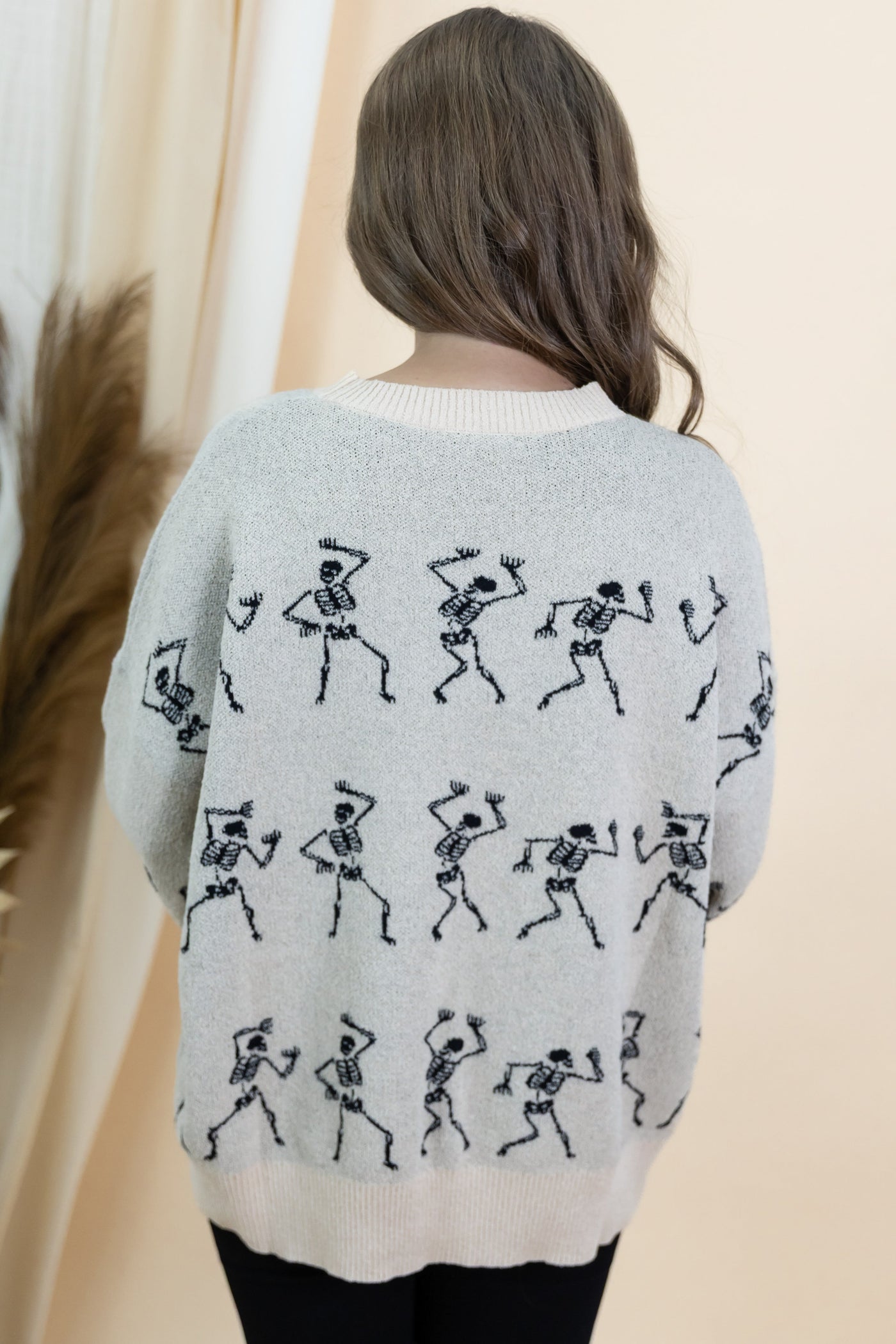 "A Rattling Good Time" Sweater (Cream/Black)