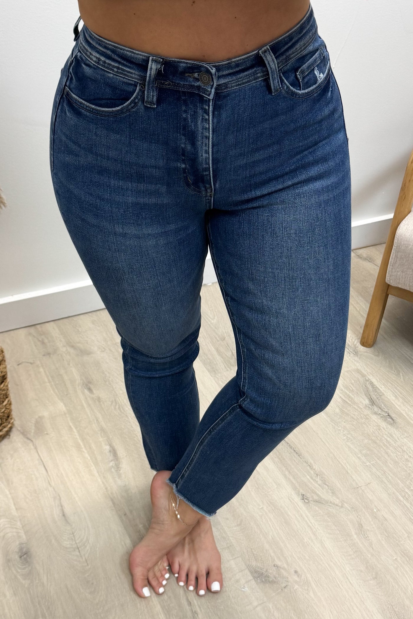 Glenda Slim Straight Jeans