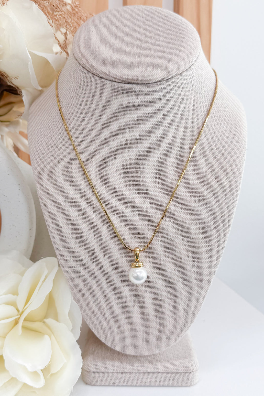 Urvi Necklace (Gold)