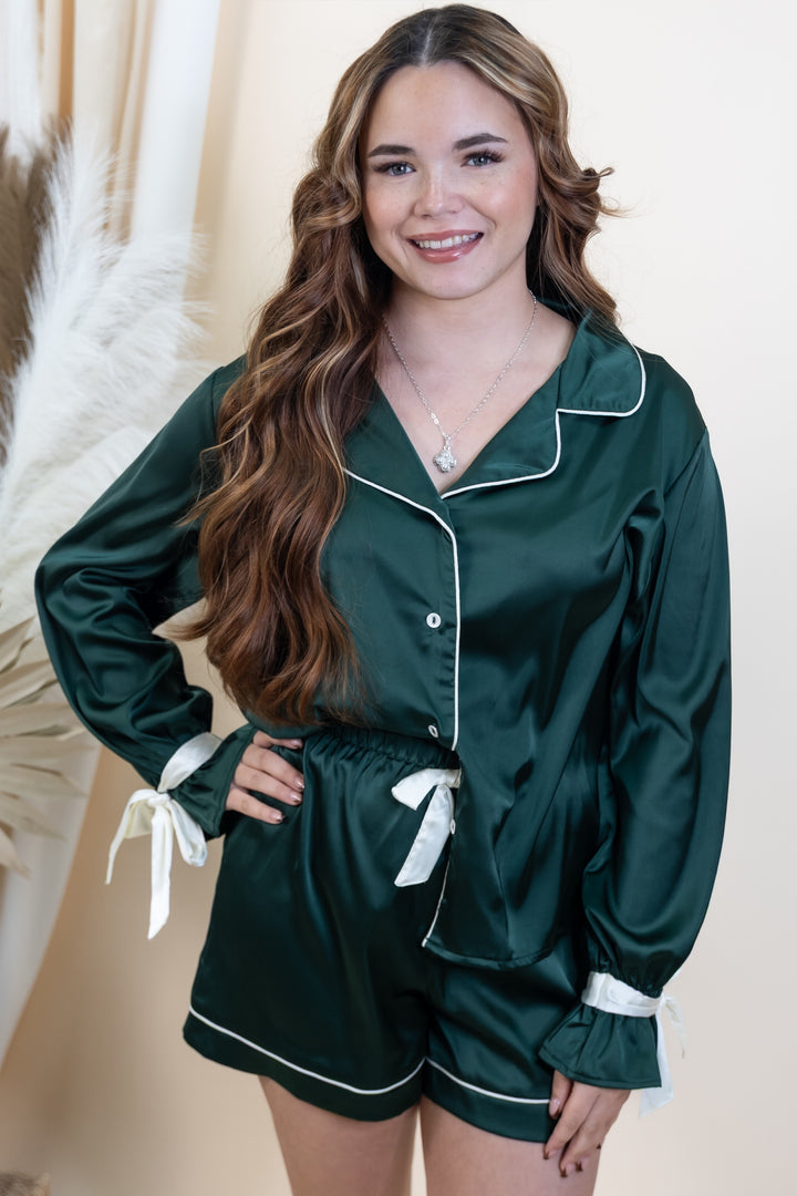 "Morning Mistletoe" Pajama Set (Green)