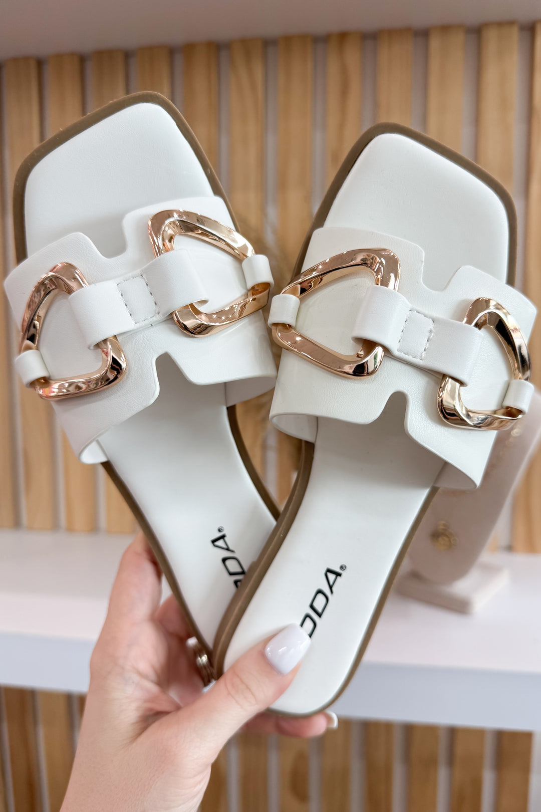 Lora Sandals (Off White)