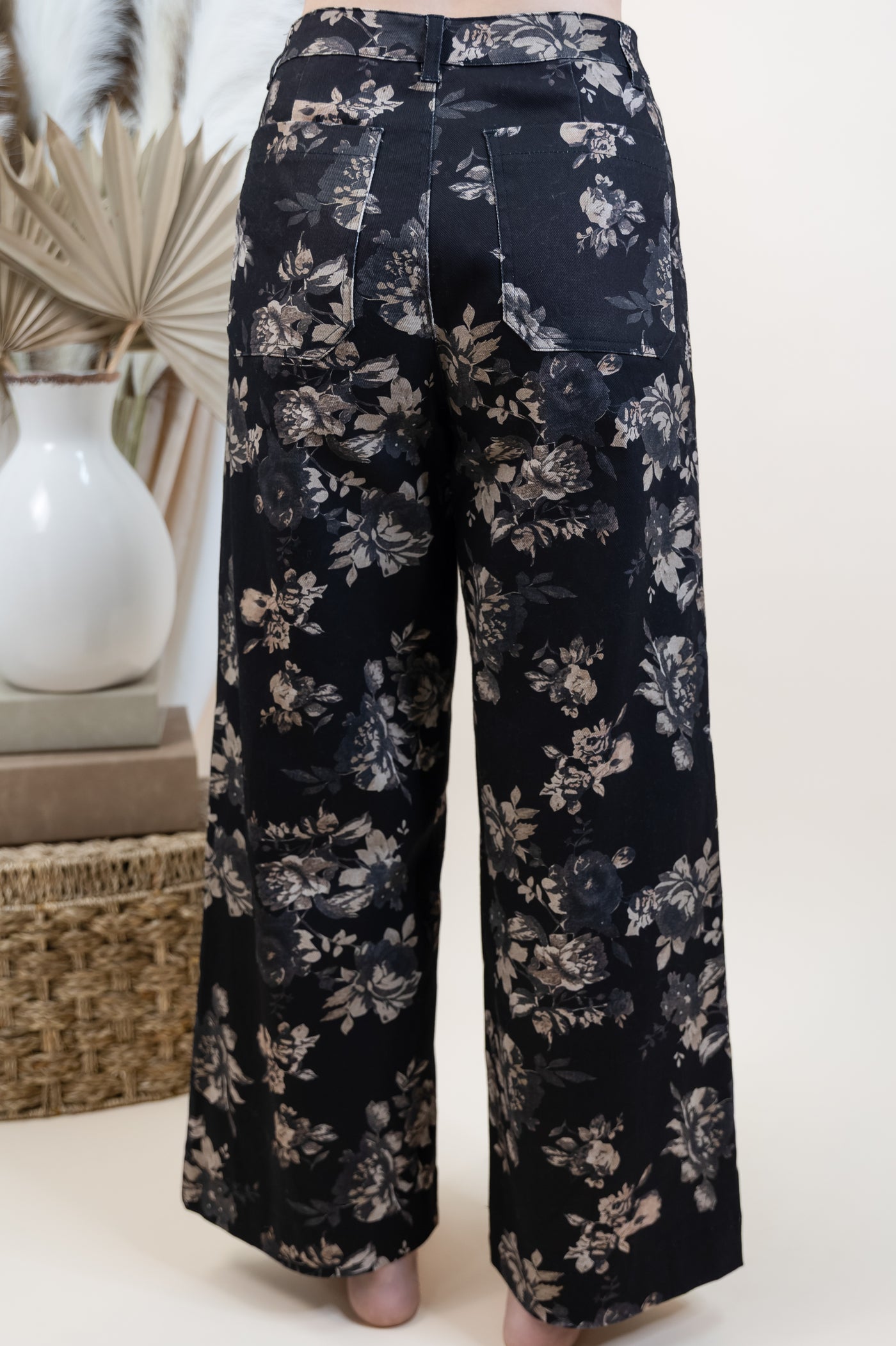 "Floral Focus" Pants (Black)