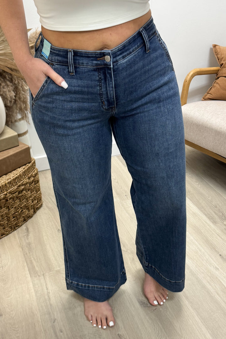 Lila Petite Wide Leg Jeans