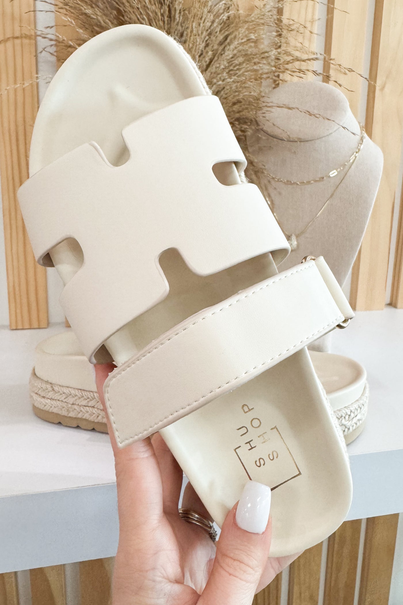 Shu Shop Izzy Sandal (Bone)