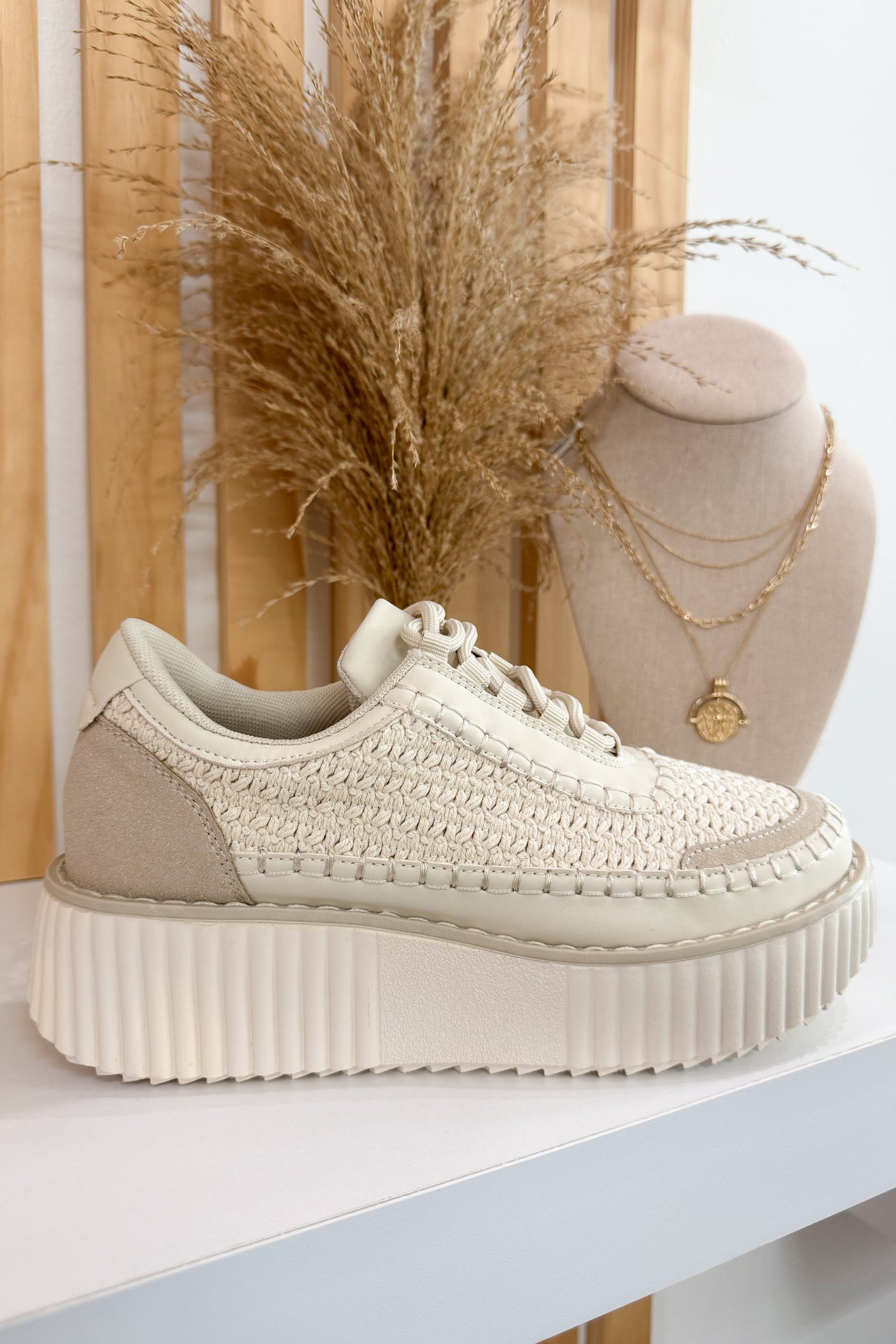 Julia Sneakers (Cream)