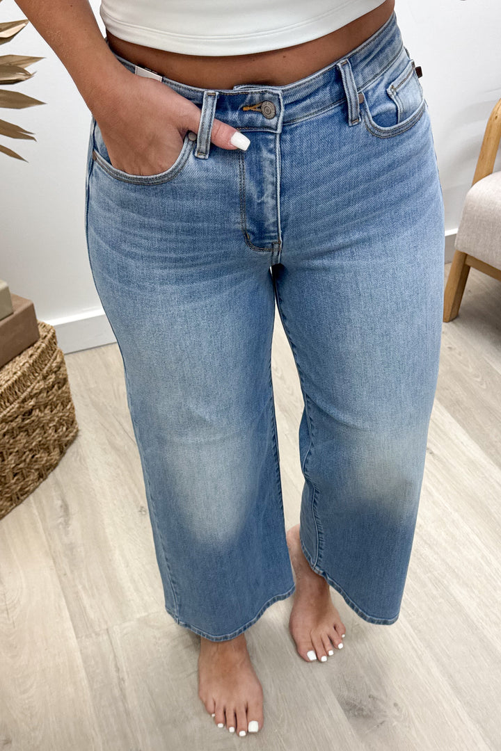 Claudia Ankle Wide Jeans