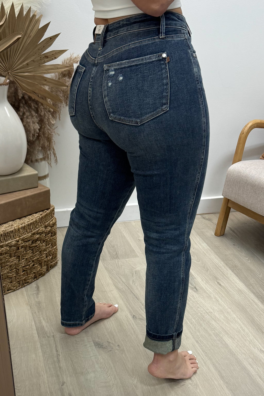 Staci Straight Leg Jeans (Rigid Magic)