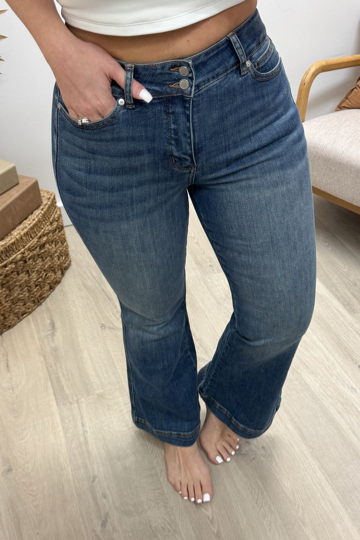 Sloane Petite Flare Jeans (Tummy Control)