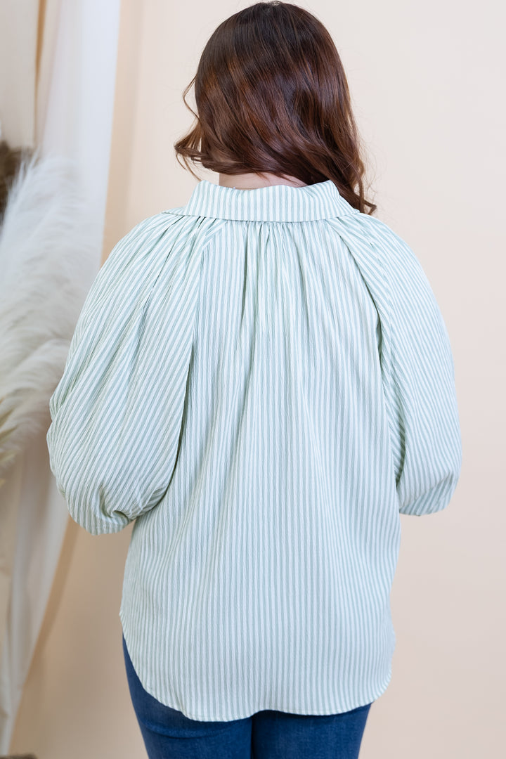 "Downtown Meet" Button Up (Mint Green)