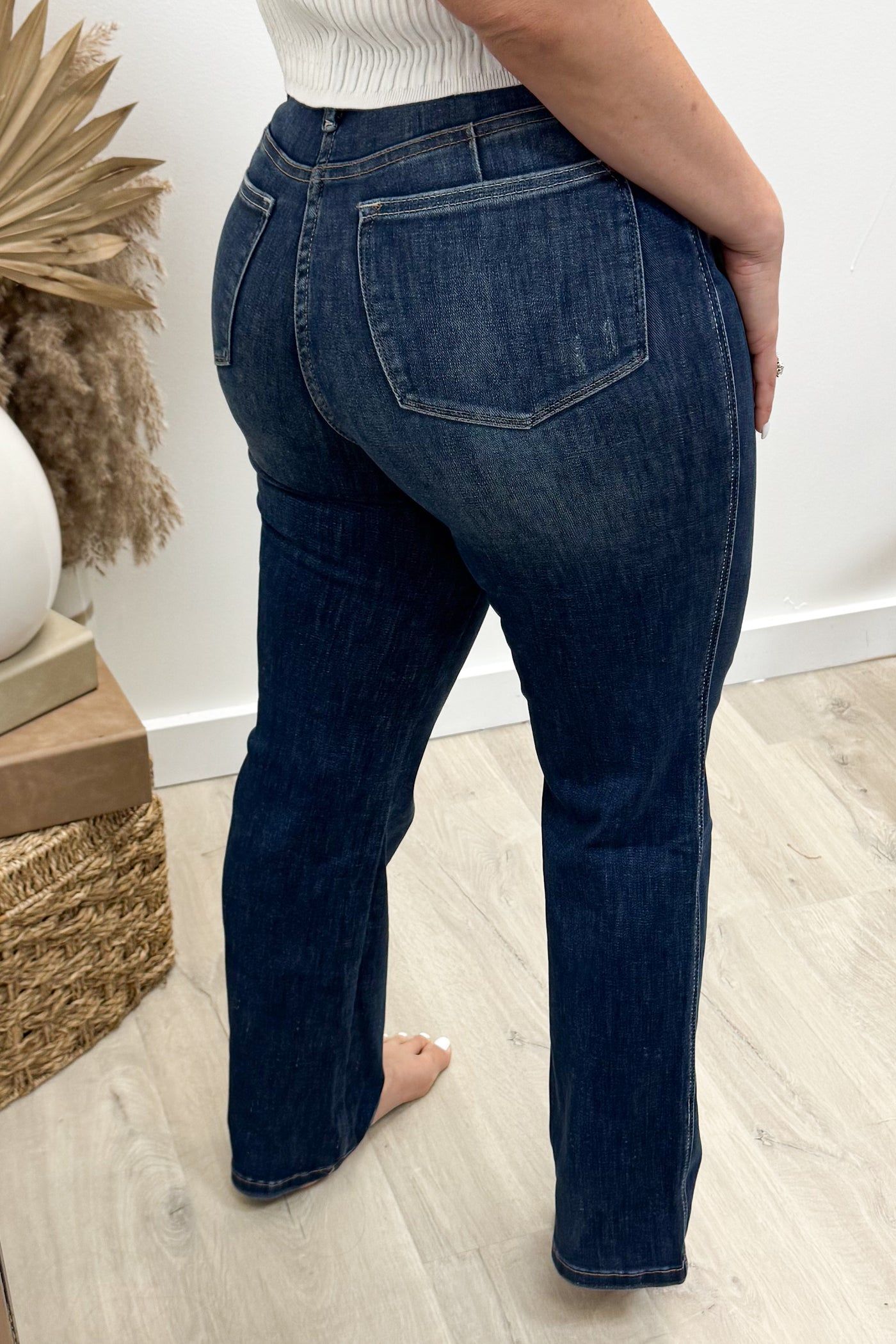 Elizabeth Straight Leg Jeans (Tummy Control)