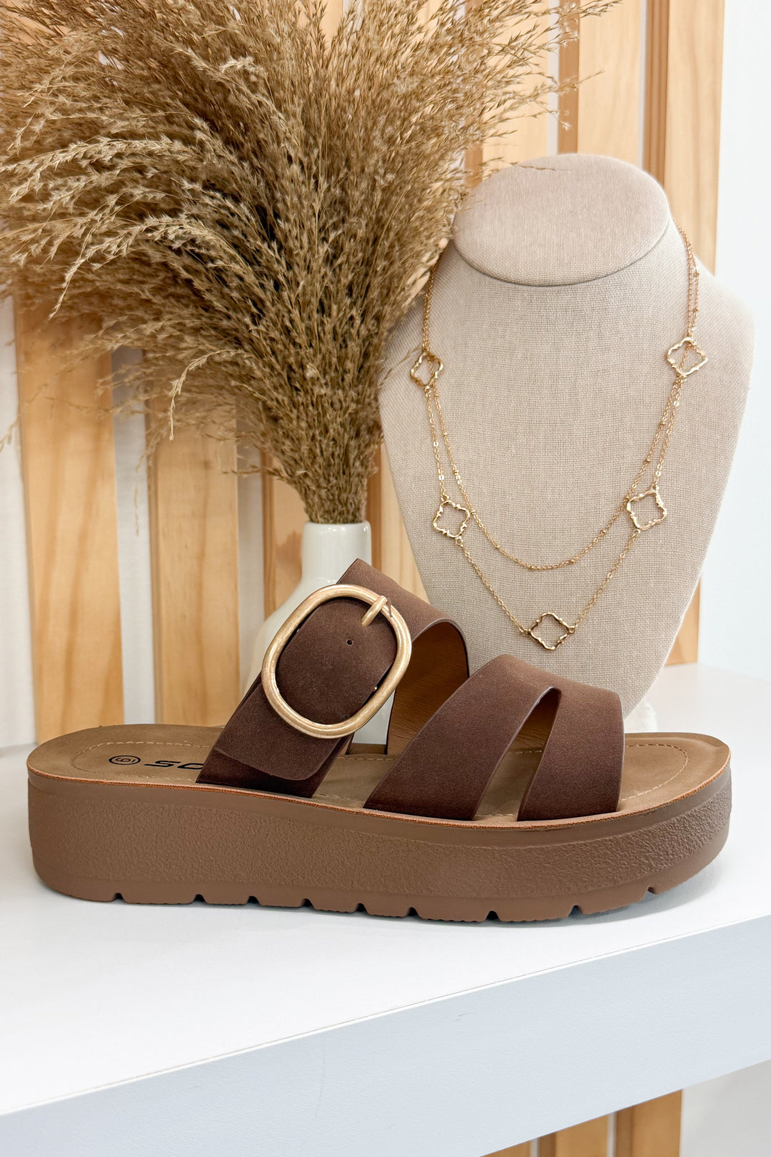 Hanson Platform Sandals (Brown)