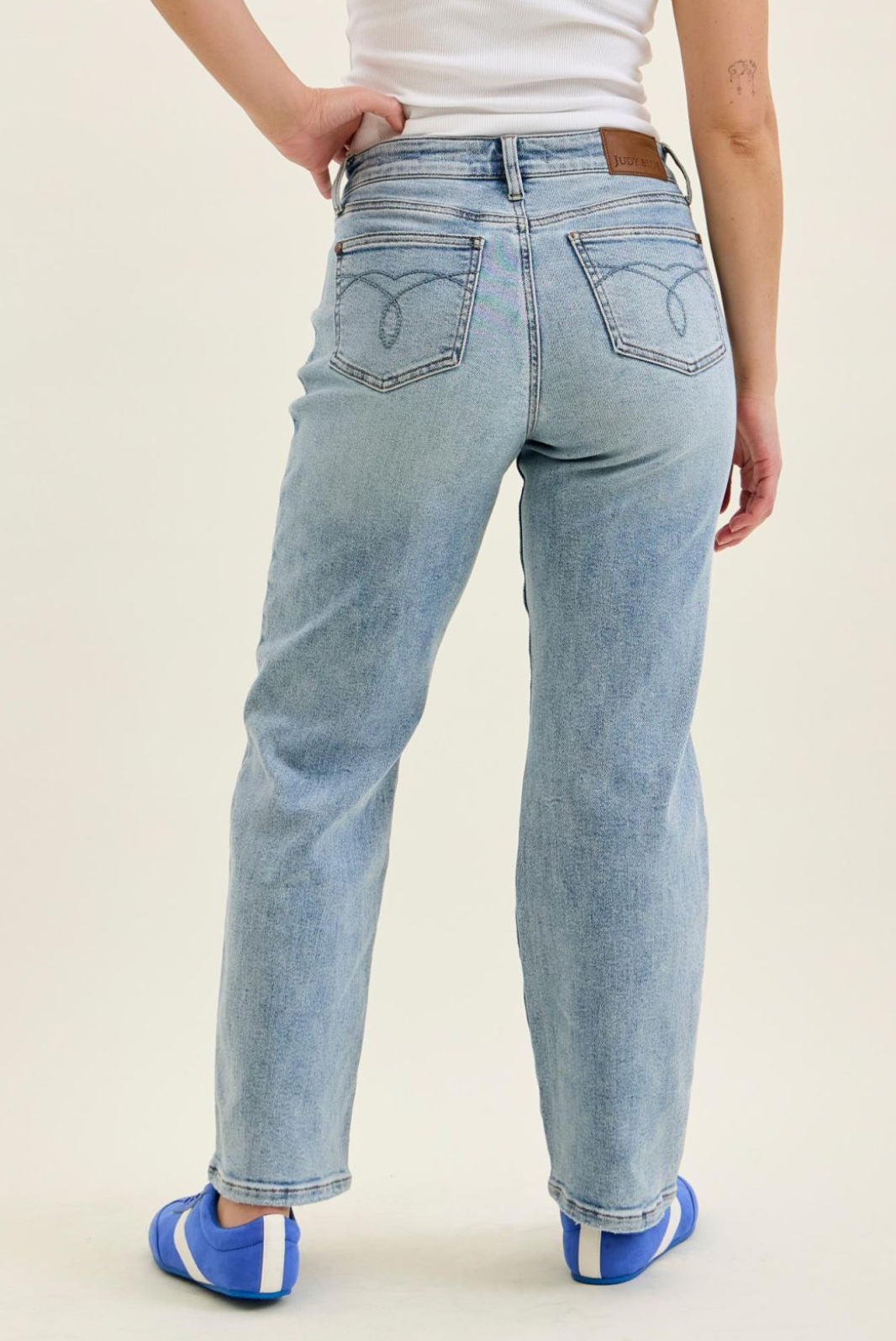 Bella Petite Straight Leg Jeans (Rigid Magic)