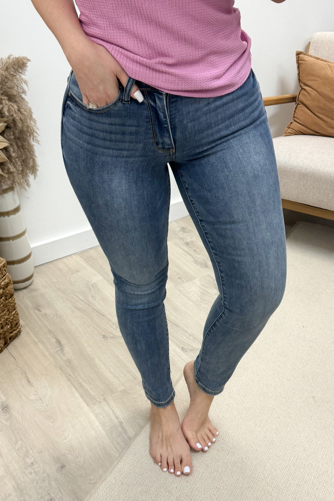 Claire Slim Fit Jeans - Happily Ever Aften