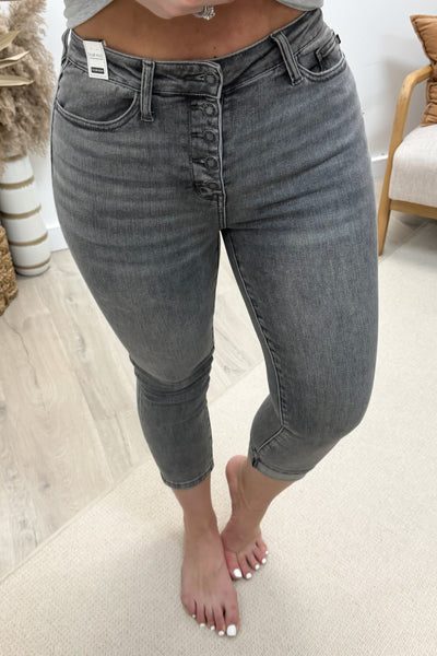 Heather Capri Skinny Jeans - Happily Ever Aften