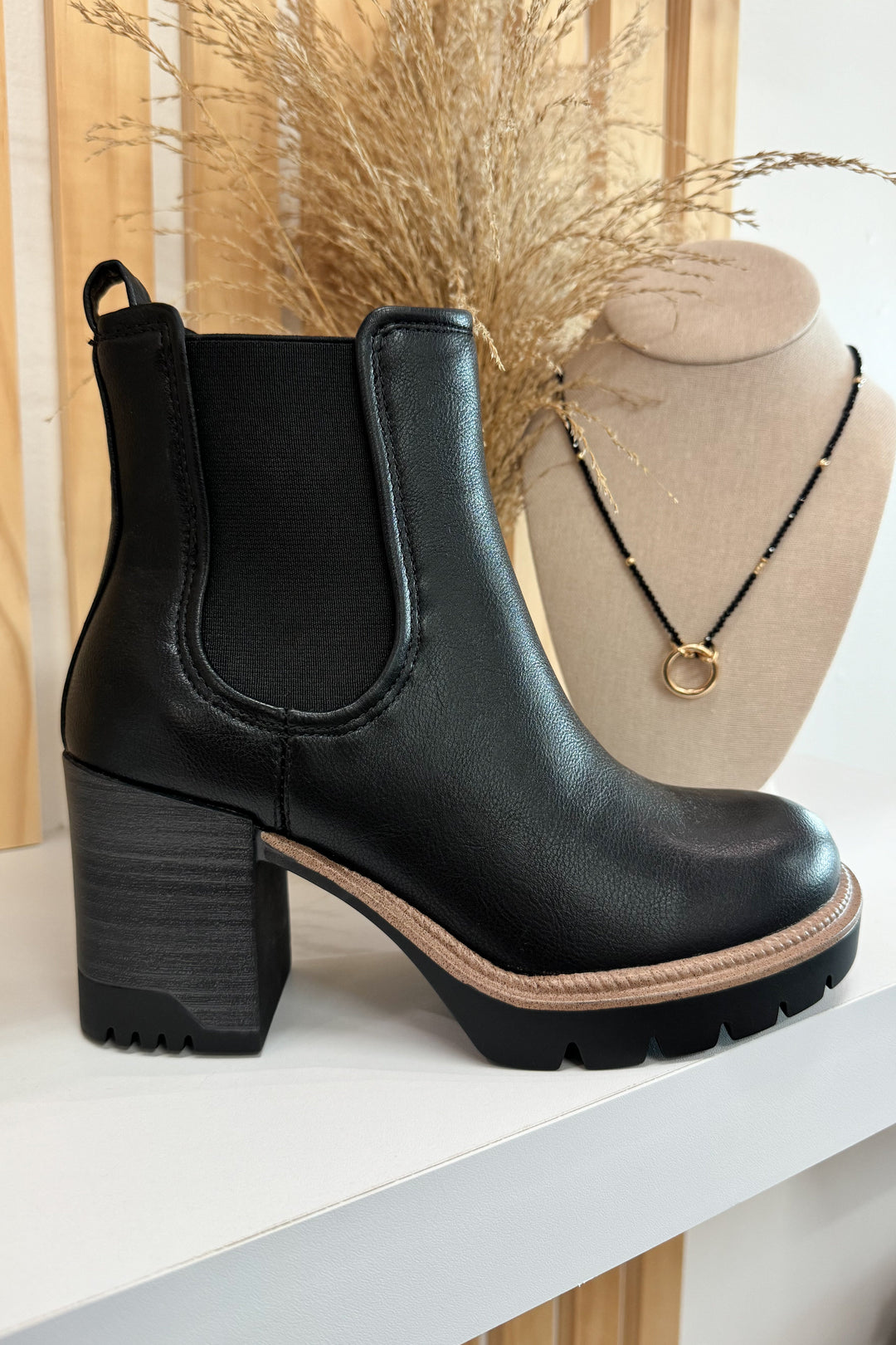 Mia Nilo Boots (Black) - Happily Ever Aften