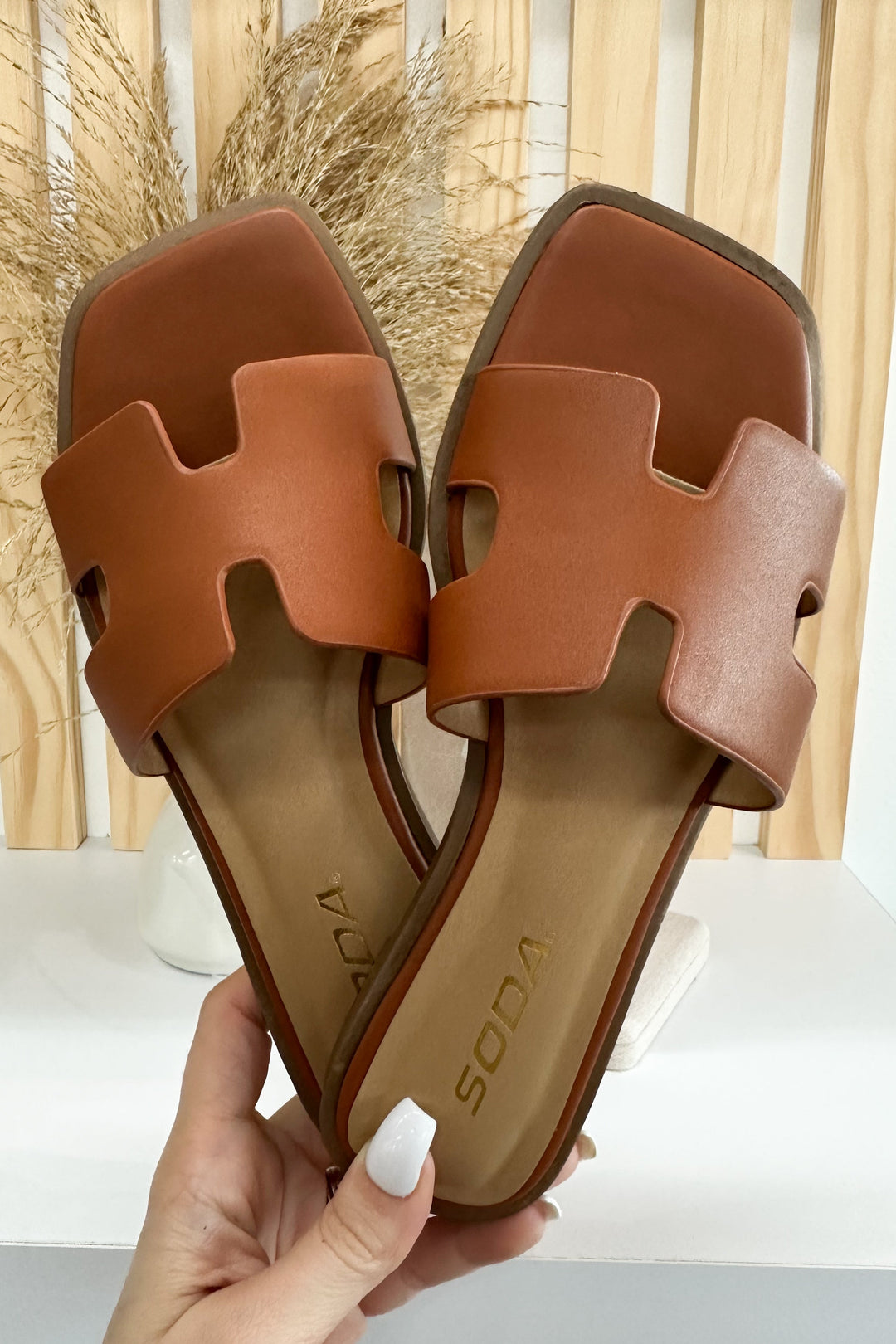 Tonya Sandals (Cognac) - Happily Ever Aften
