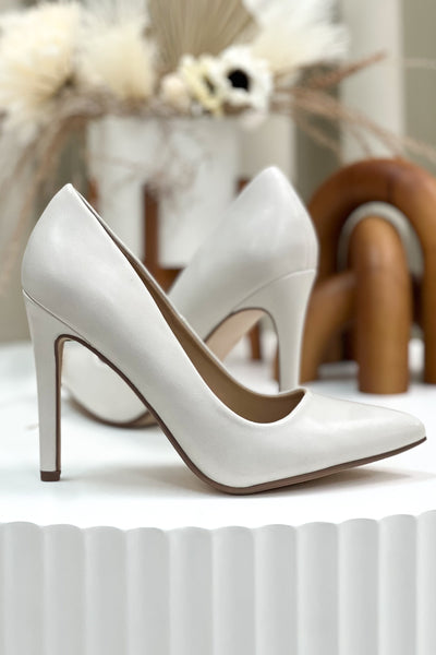 Tiffany Pumps (Off-White) - Happily Ever Aften